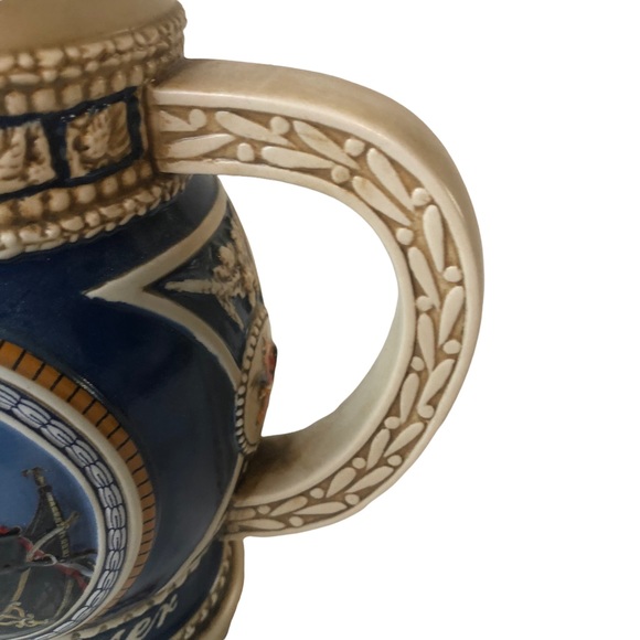 Anheuser-Busch Budweiser Collectible Pot Belly Stein “Dressed For The Parade” - Picture 5 of 14